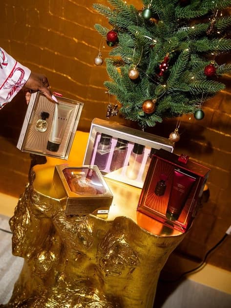 Подарункові набори Victoria's Secret Подарунковий набір Most Loved Mists Gift Set Victoria's Secret, 4шт/75мл - мініатюра фото 3
